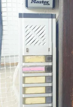 Intimate Olympus House アパート *