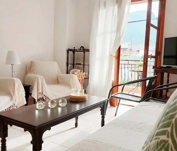 Апартаменты Intimate Olympus House
